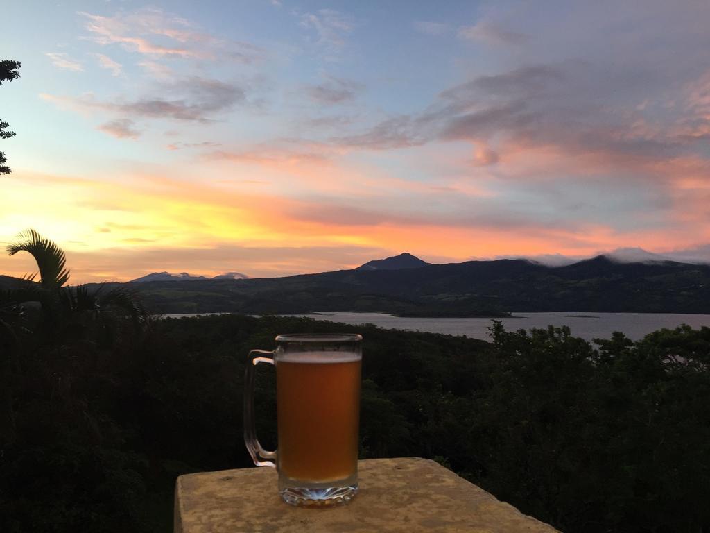 Lake Arenal Hotel And Brewery Тронадора Экстерьер фото