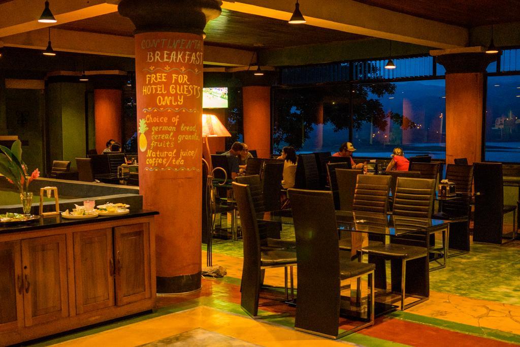 Lake Arenal Hotel And Brewery Тронадора Экстерьер фото