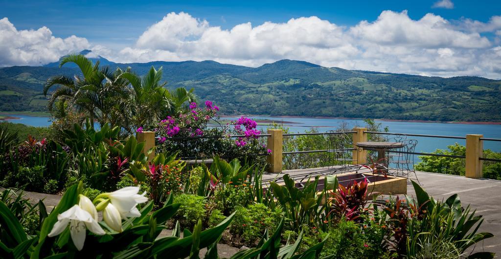 Lake Arenal Hotel And Brewery Тронадора Экстерьер фото
