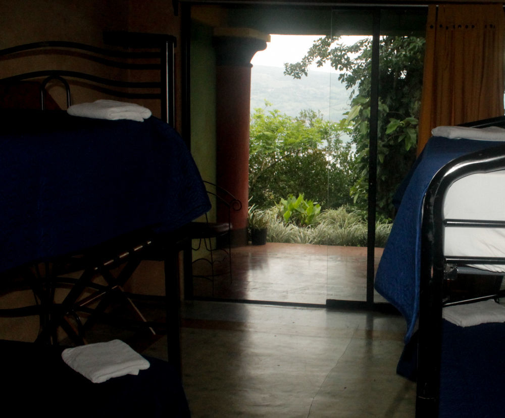 Lake Arenal Hotel And Brewery Тронадора Экстерьер фото