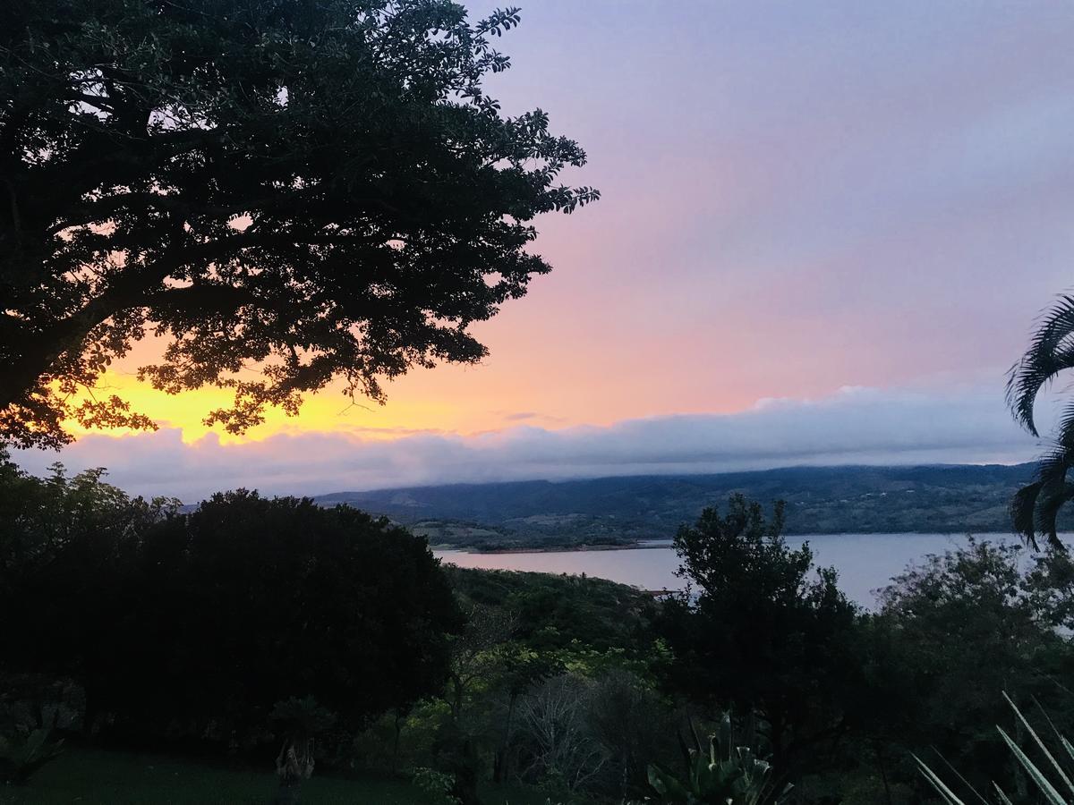Lake Arenal Hotel And Brewery Тронадора Экстерьер фото
