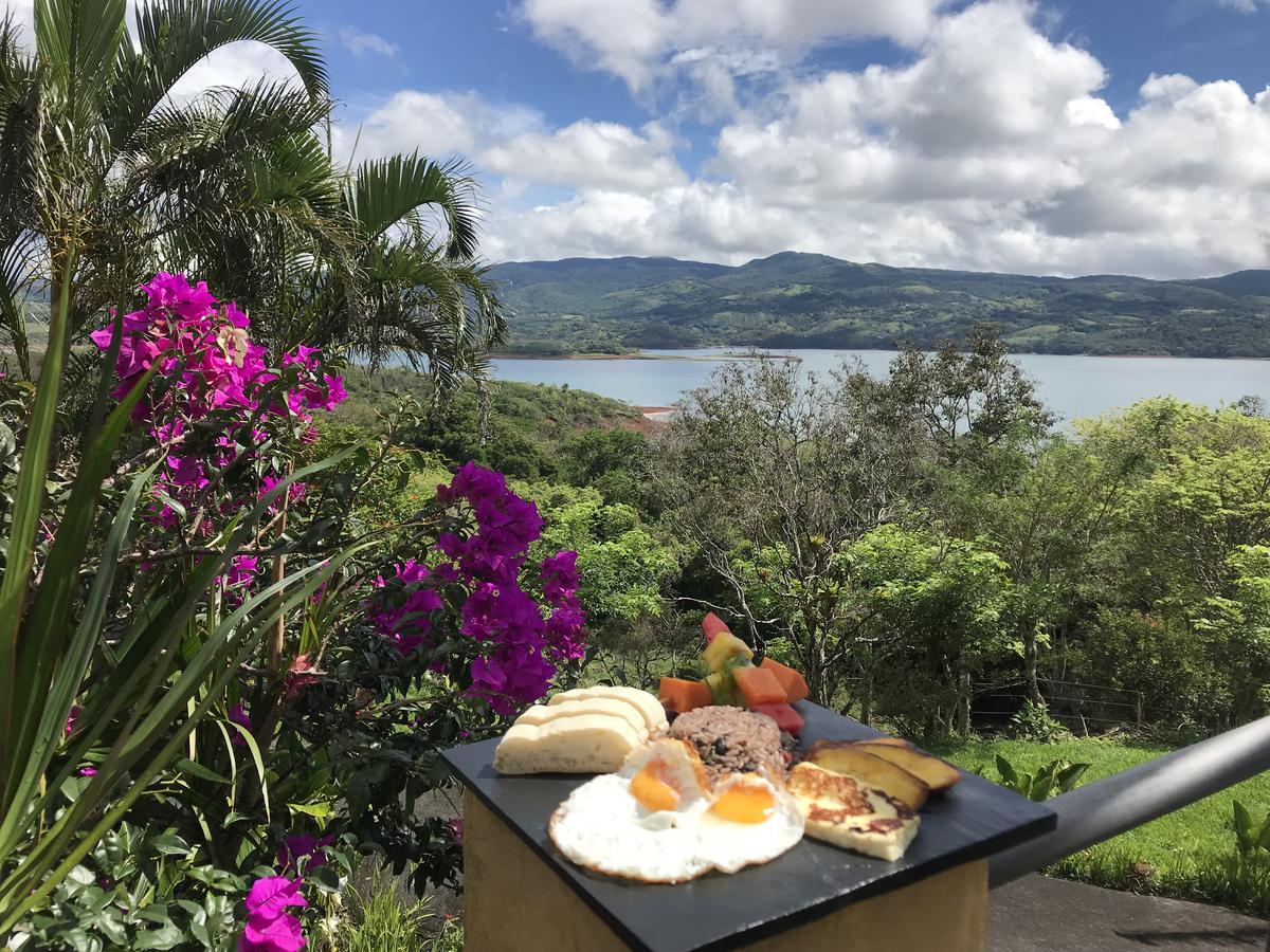 Lake Arenal Hotel And Brewery Тронадора Экстерьер фото
