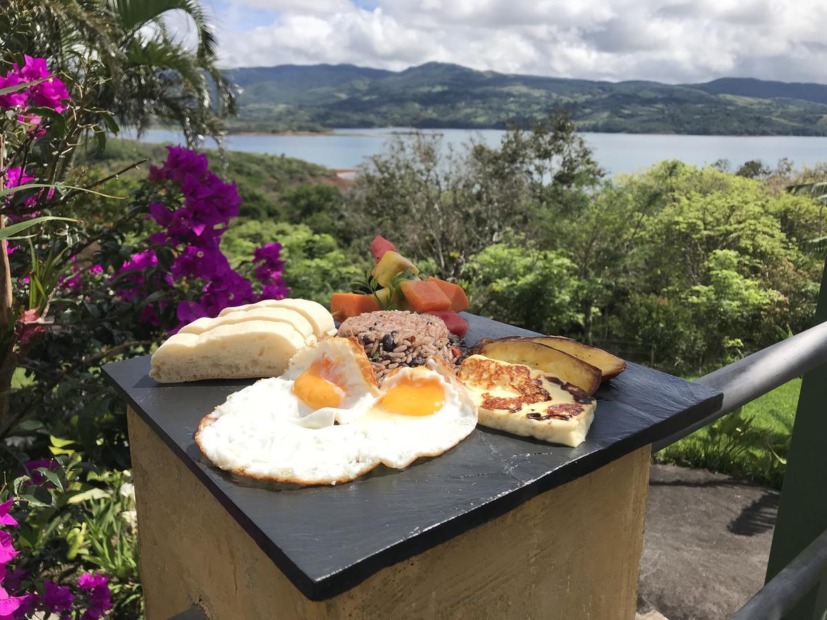 Lake Arenal Hotel And Brewery Тронадора Экстерьер фото